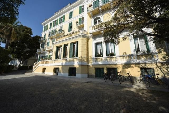 Petit Royal Hotel